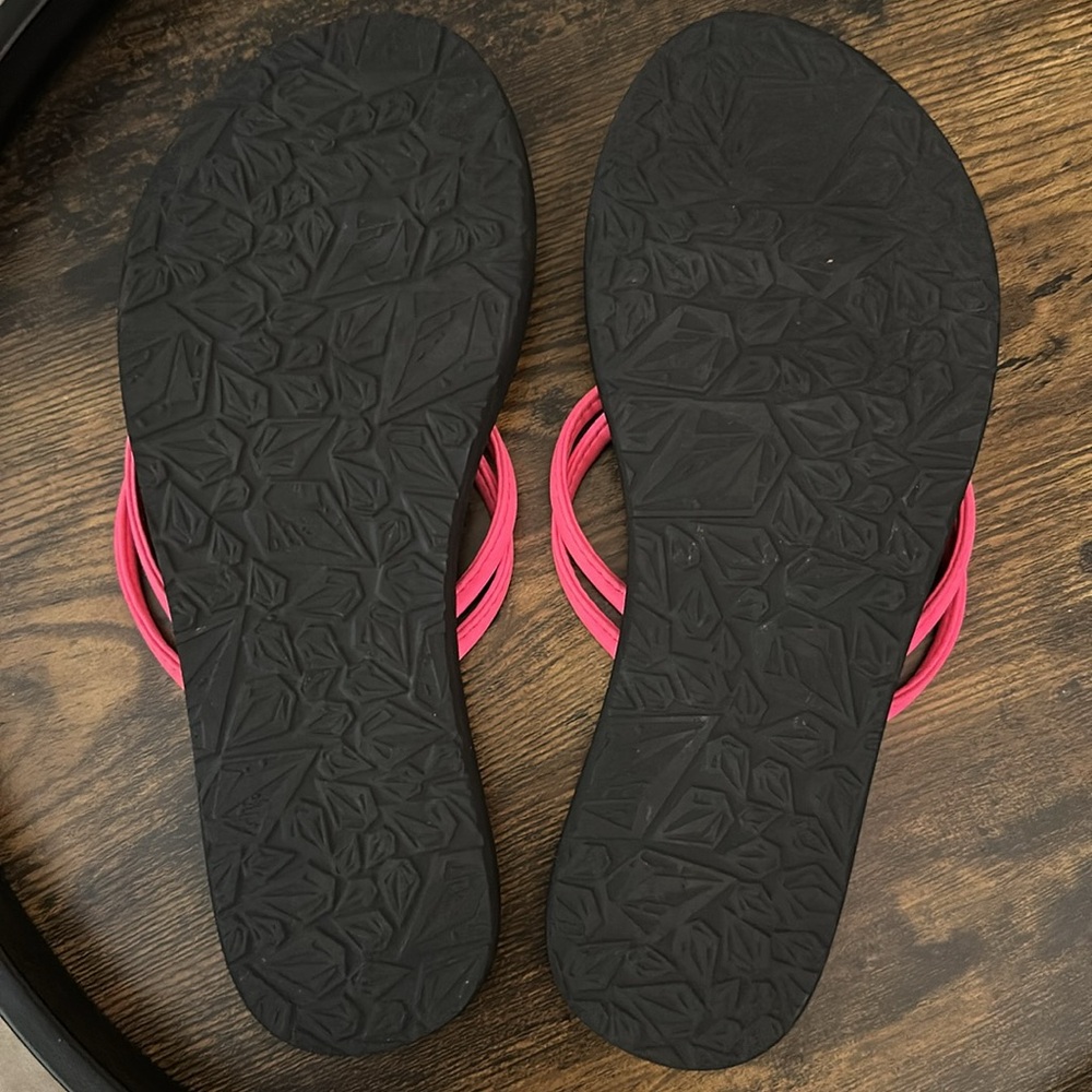 Volcom Flip Flops - Picture 2 of 2